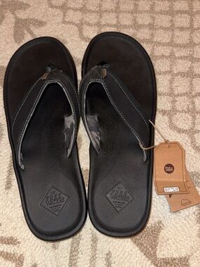 Men's Black Flip-Flop Sandals